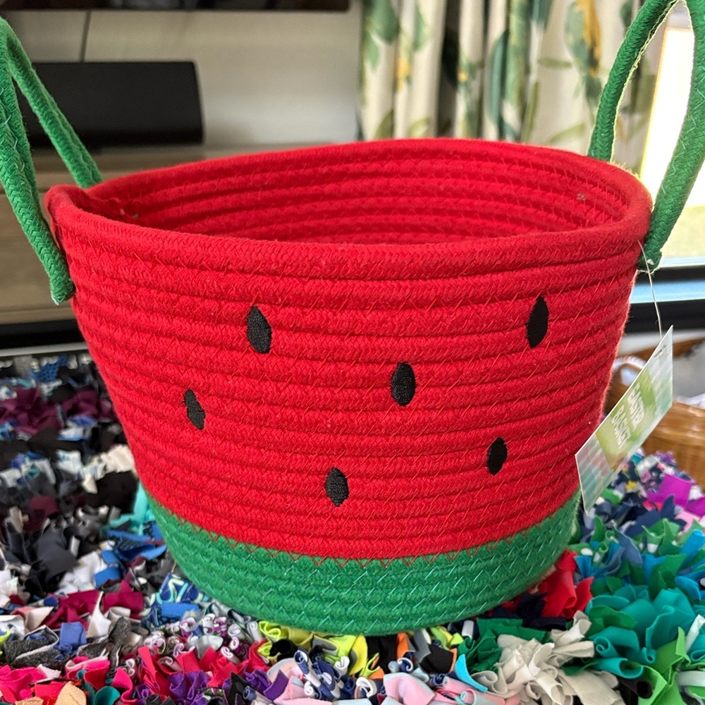 🆕Viral/HTF Watermelon Woven Basket With Handles - Picture 5 of 9